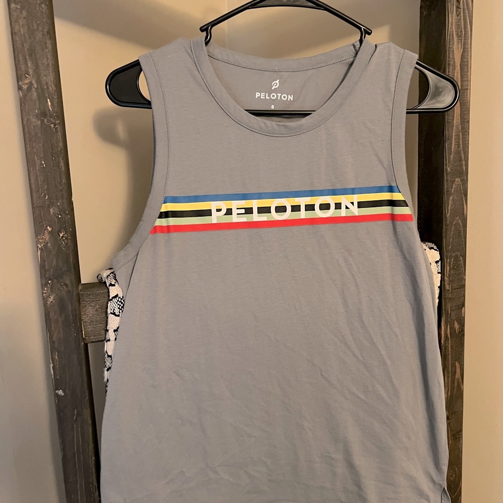 Peloton Small gray color striped tank top sz small